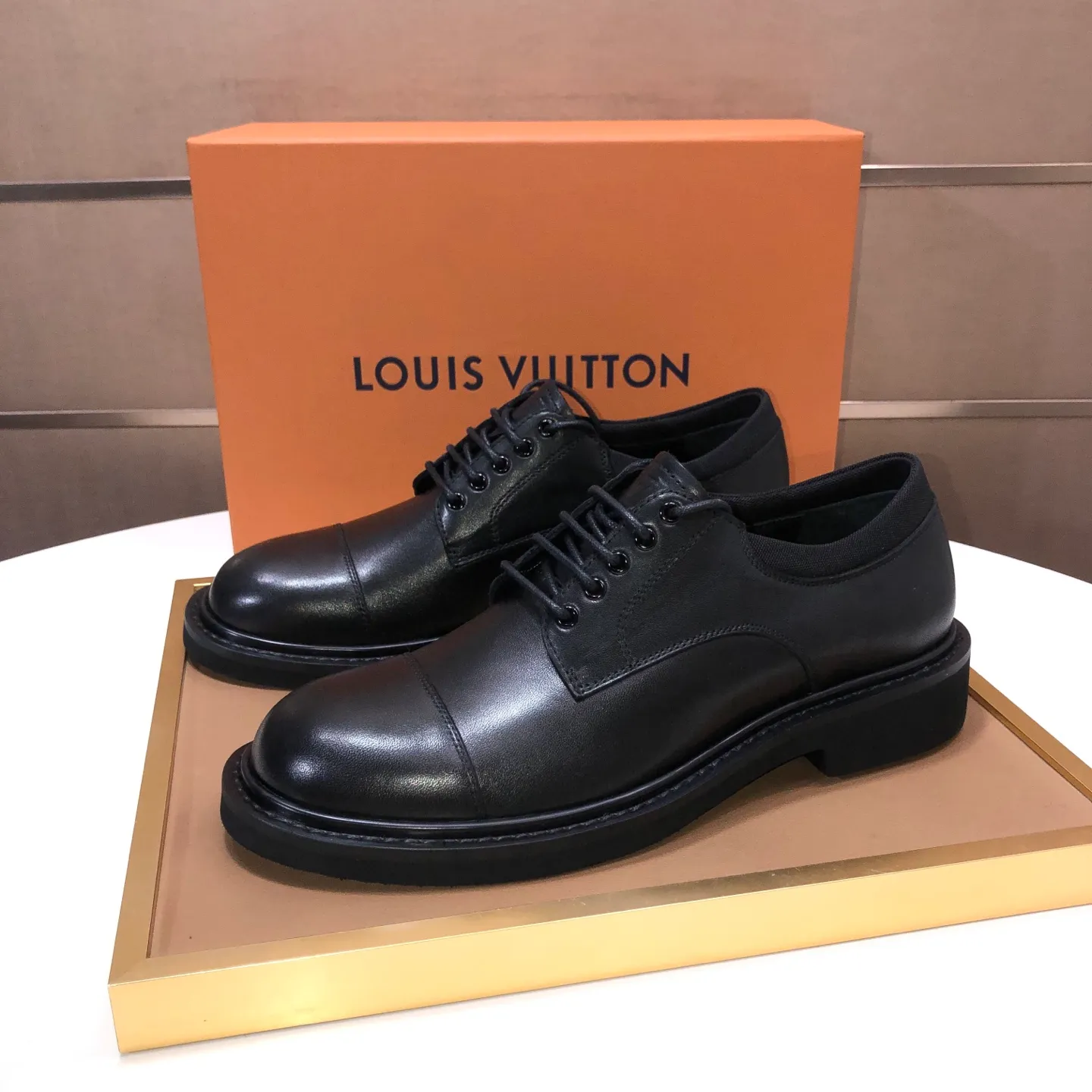 Men's men's shoes 💰660💰[LOUIS VUITTON] (original order) new style 🍀LV Louis Vuitton * - top version of LV classic leather shoes! Made of imported original single cowhide, original leather side strips and wear-resistant rubber outsole! High quality products! Code number 39-44 (38.45 customized)